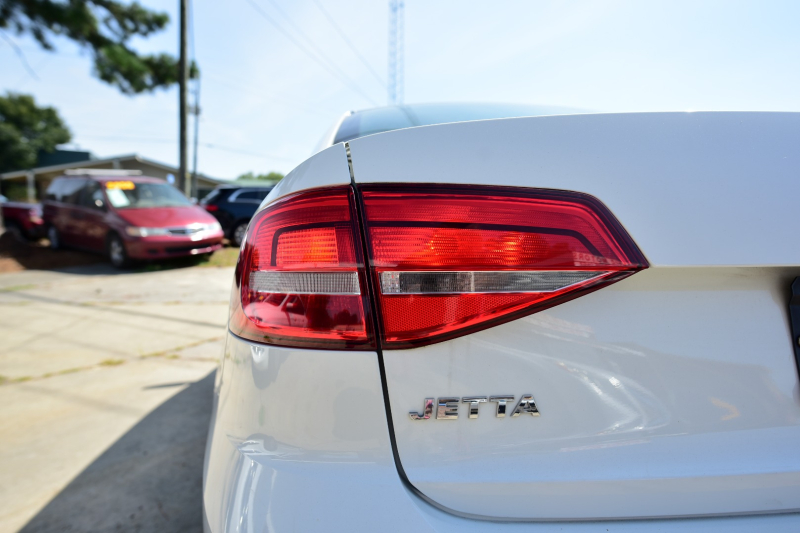Volkswagen Jetta Sedan 2015 price $5,750