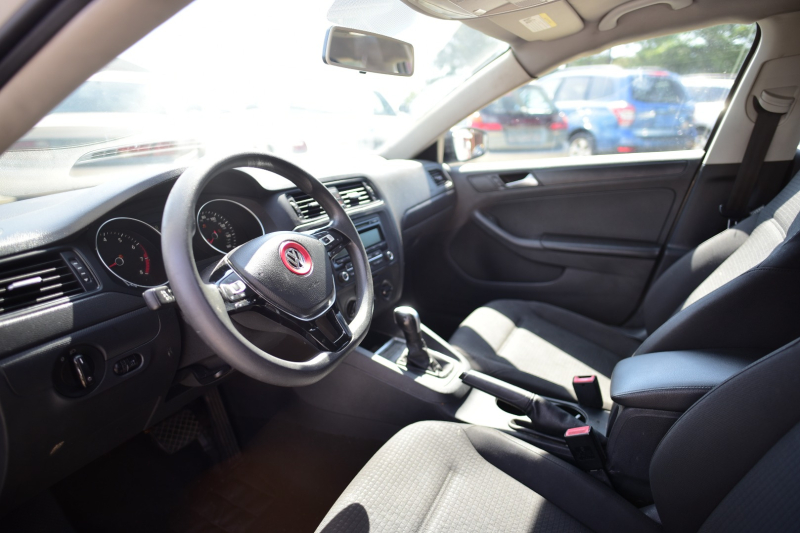 Volkswagen Jetta Sedan 2015 price $5,750