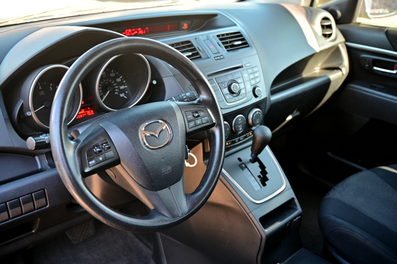 Mazda Mazda5 2012 price $5,950