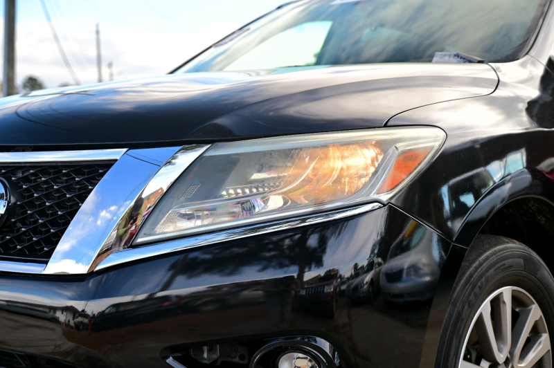 Nissan Pathfinder 2015 price $9,450