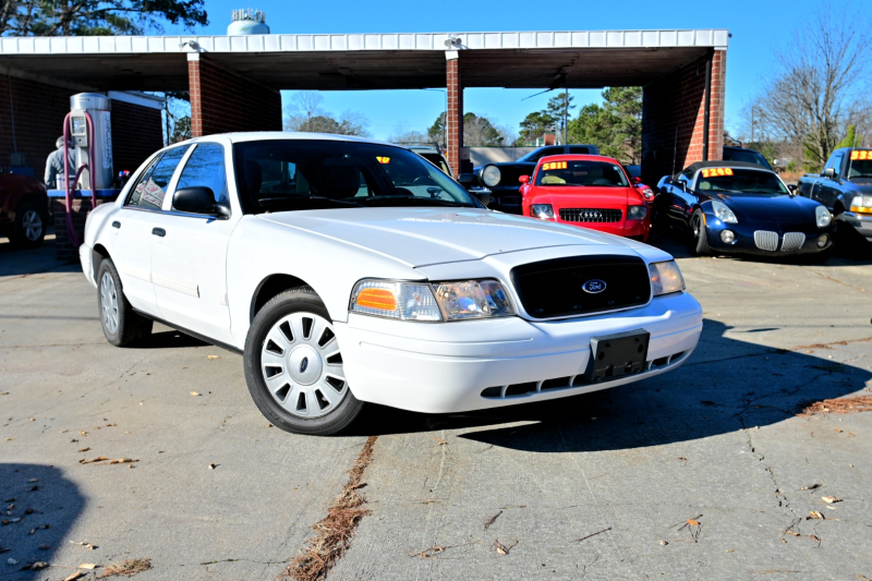 Ford Crown Victoria 2011 price $4,850
