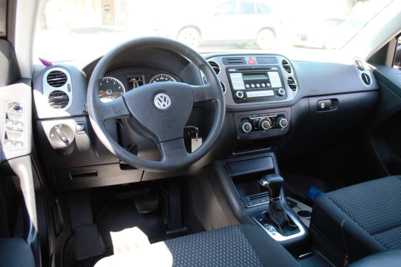 Volkswagen Tiguan 2010 price $12,498