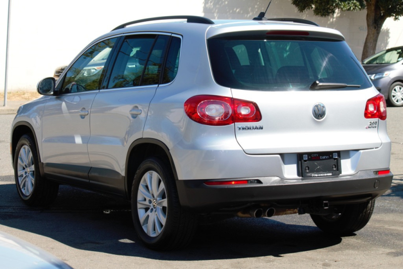 Volkswagen Tiguan 2010 price $11,998