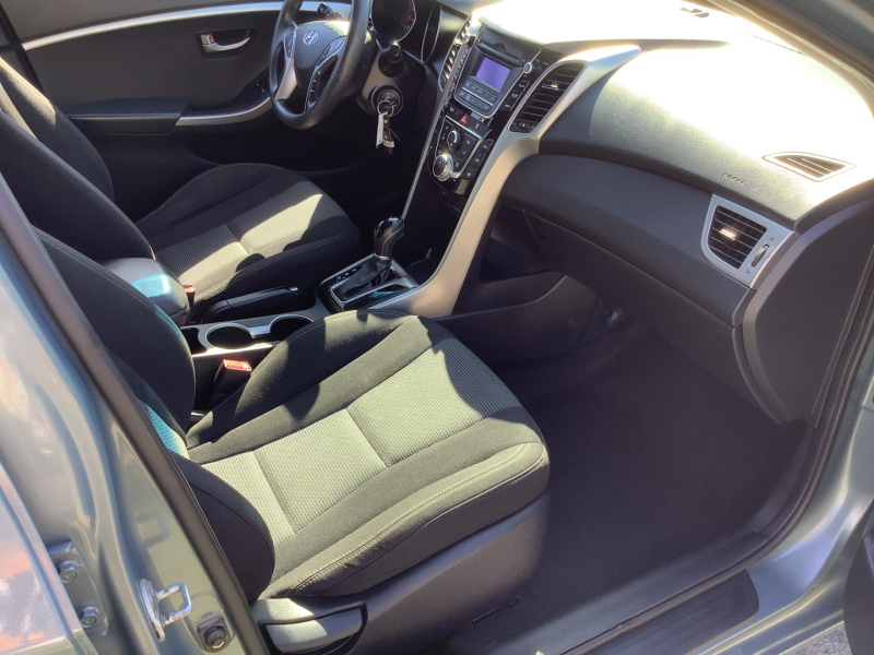 Hyundai Elantra GT 2014 price $9,888