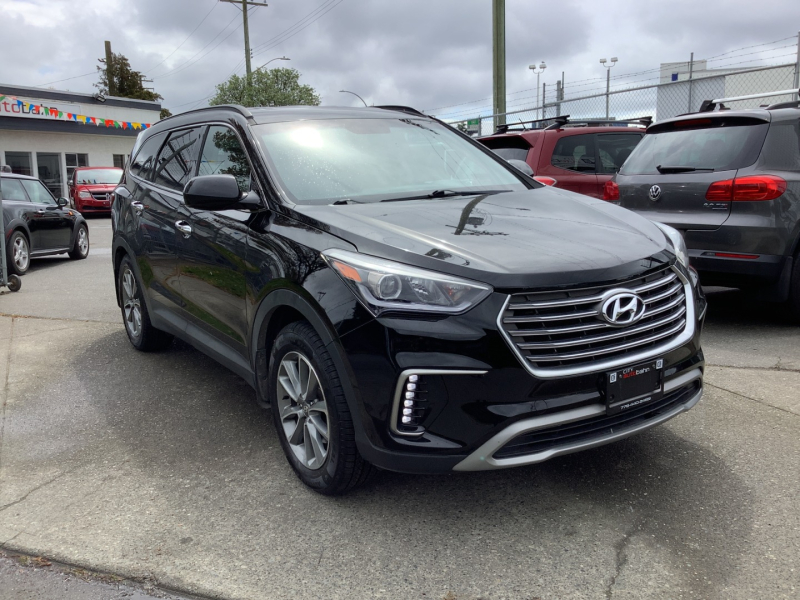 Hyundai Santa Fe 2018 price $18,998