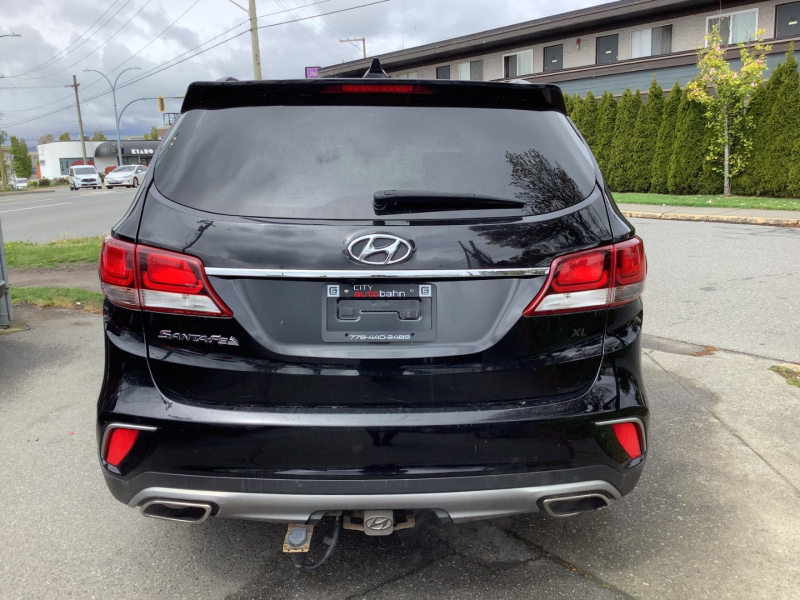 Hyundai Santa Fe 2018 price $18,998
