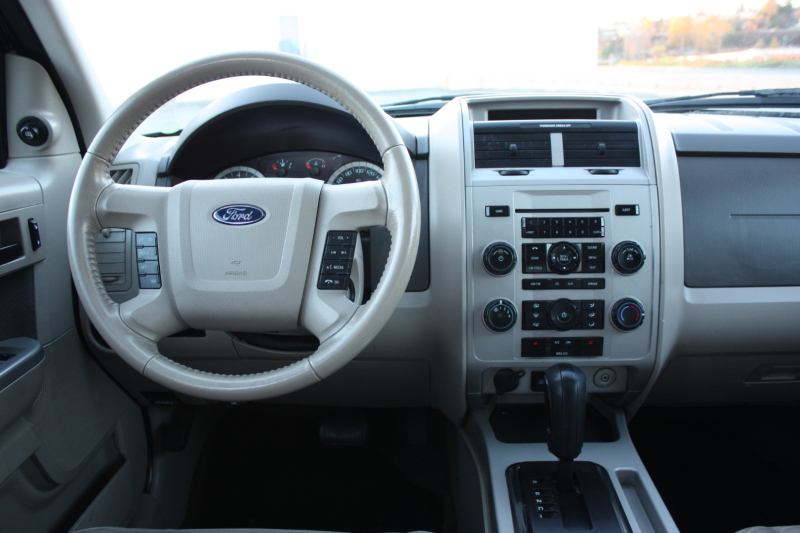 Ford Escape 2012 price $10,900