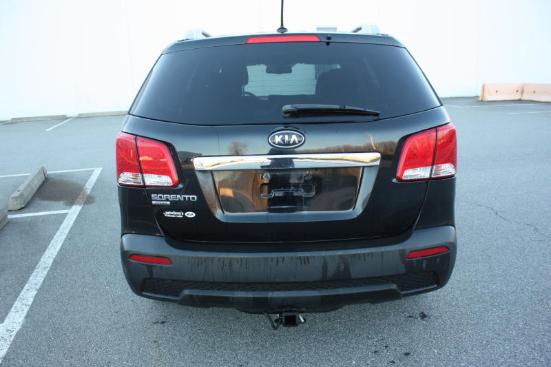 Kia Sorento 2013 price $9,800