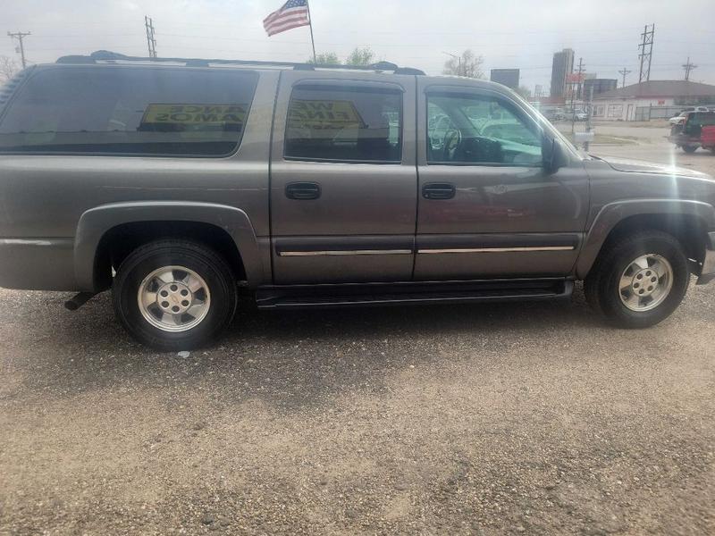 CHEVROLET SUBURBAN 2002 price $7,495