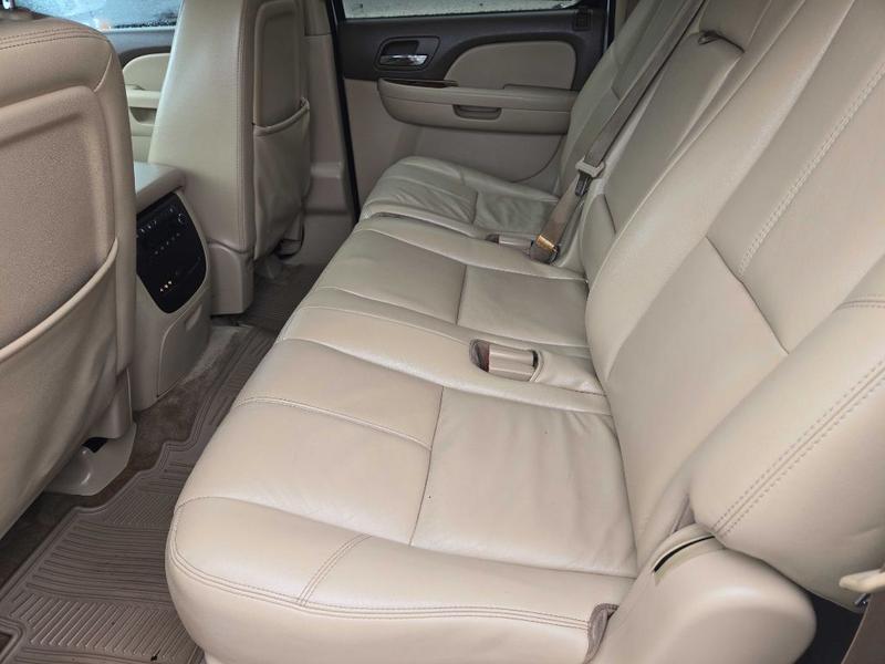 CHEVROLET SUBURBAN 2012 price $10,495