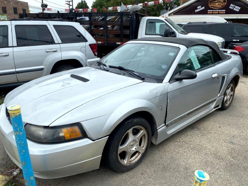 Ford Mustang 2001 price $3,995