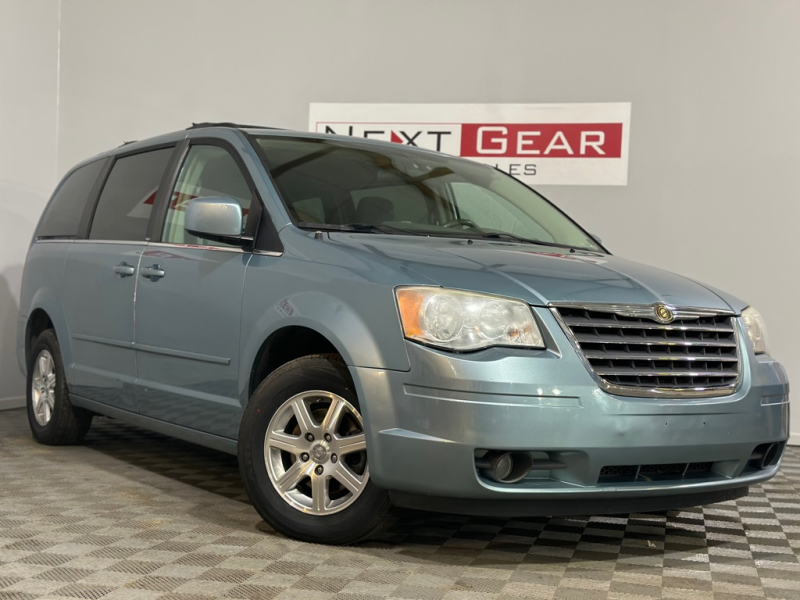 Chrysler Town & Country 2008 price $5,499