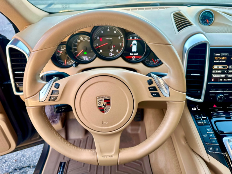 Porsche Cayenne 2014 price $21,999