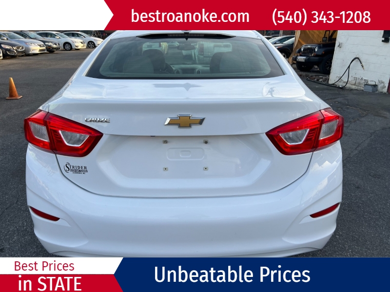 Chevrolet Cruze 2017 price $8,990