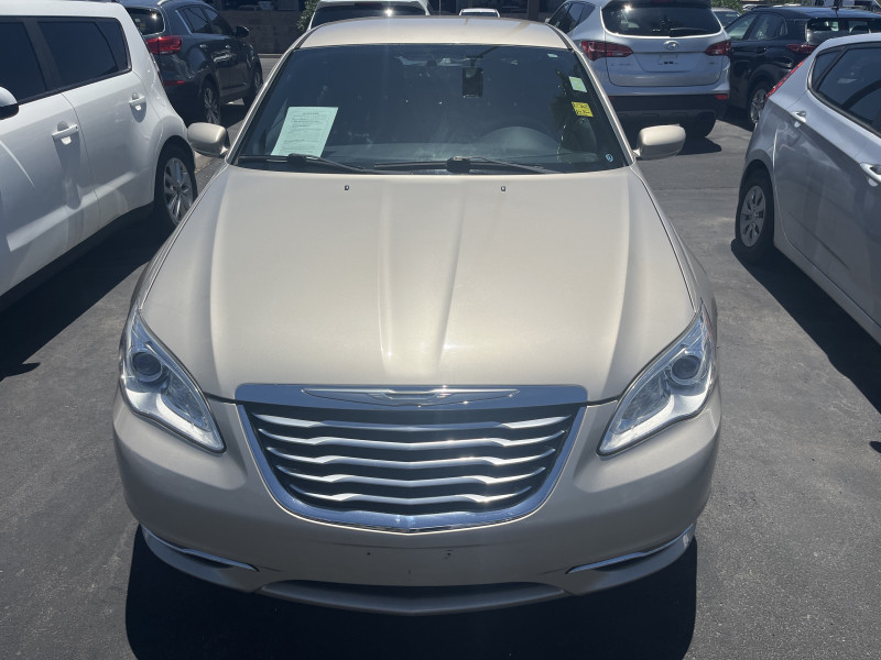 Chrysler 200 2014 price $12,995