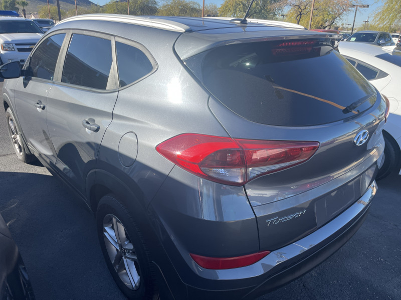 Hyundai Tucson 2016 price $13,995