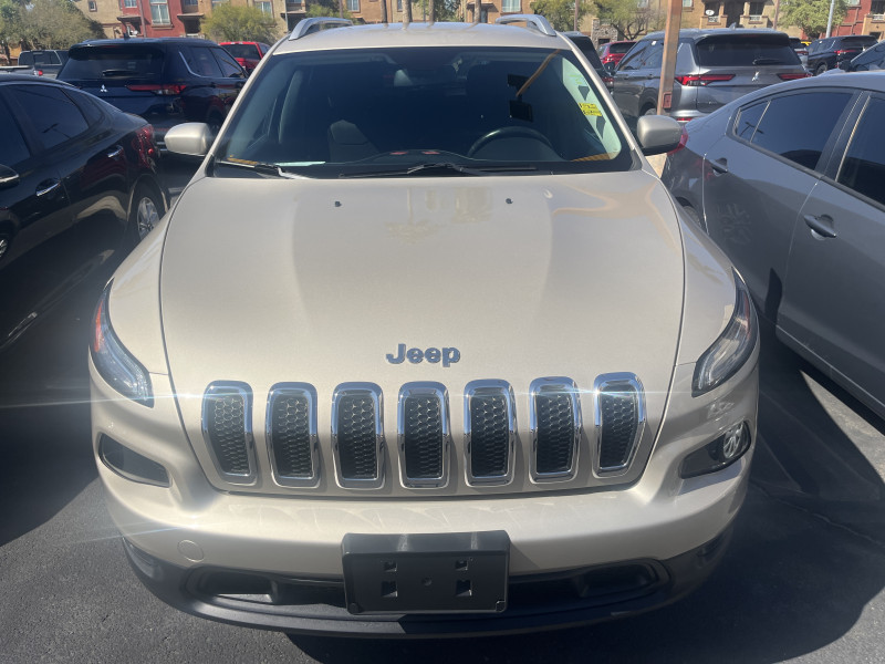 Jeep Cherokee 2015 price $14,995