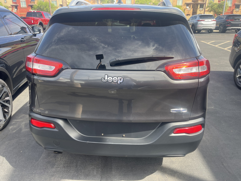 Jeep Cherokee 2016 price $14,995
