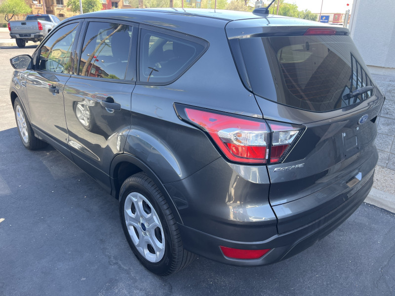 Ford Escape 2018 price $13,995