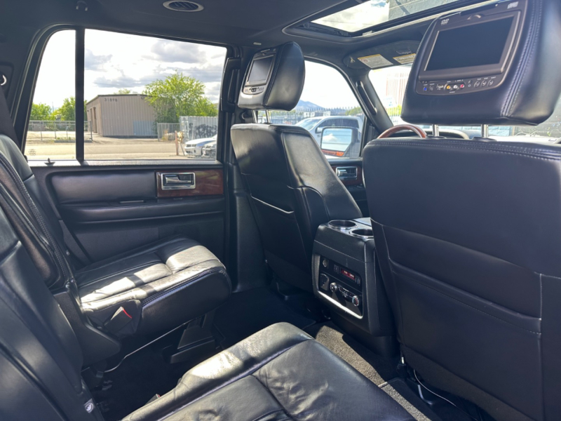 Lincoln Navigator 2015 price $21,995
