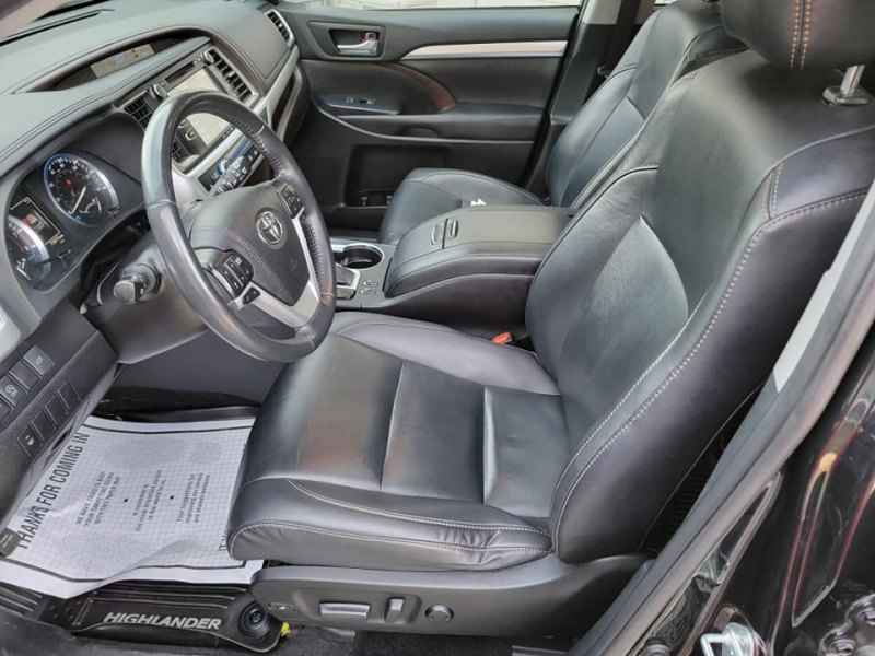 Toyota Highlander 2019 price $29,999