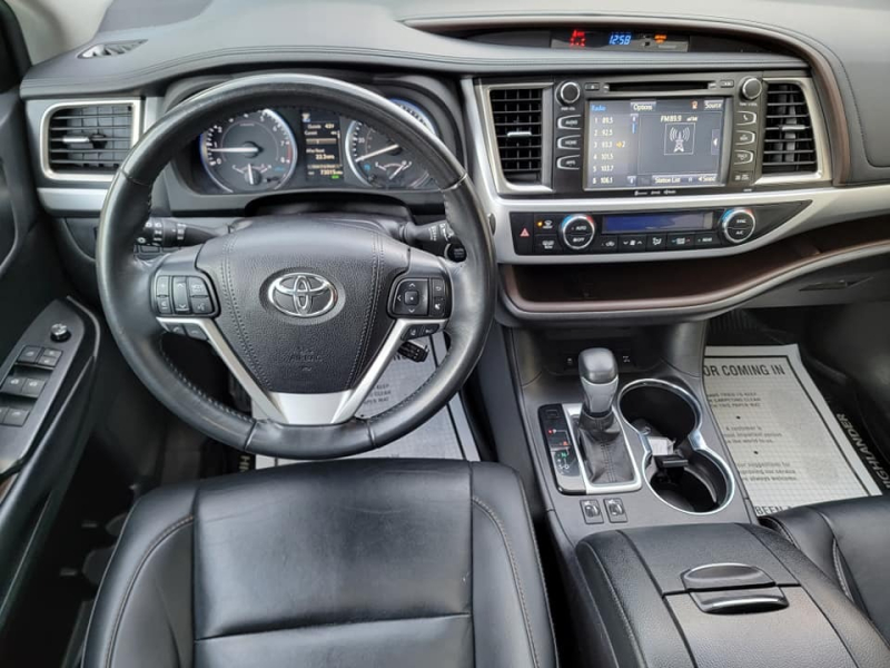 Toyota Highlander 2019 price $29,999