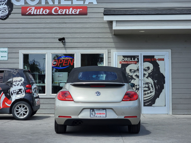 Volkswagen Beetle Convertible 2013 price $9,999