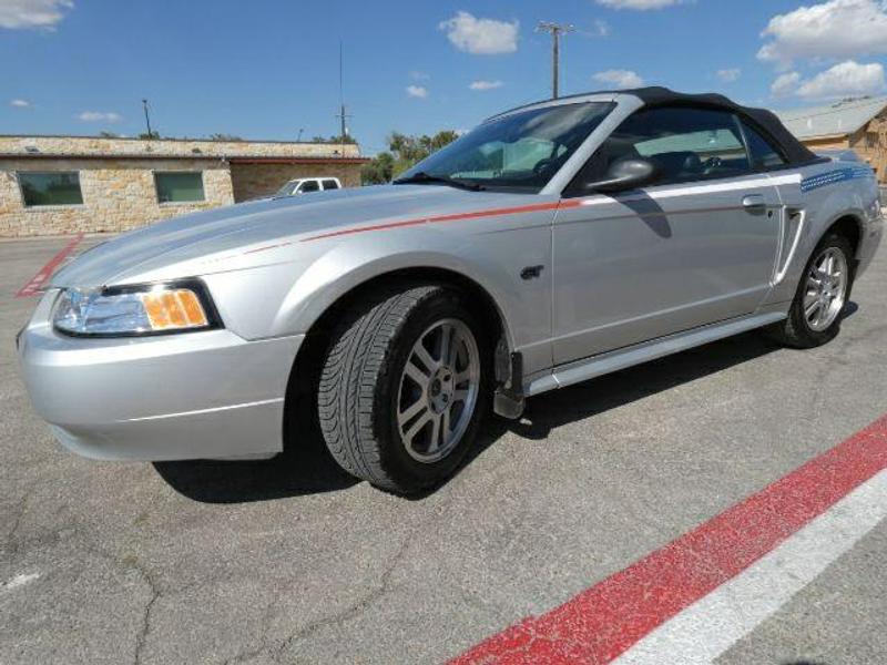 FORD MUSTANG 2000 price $8,000