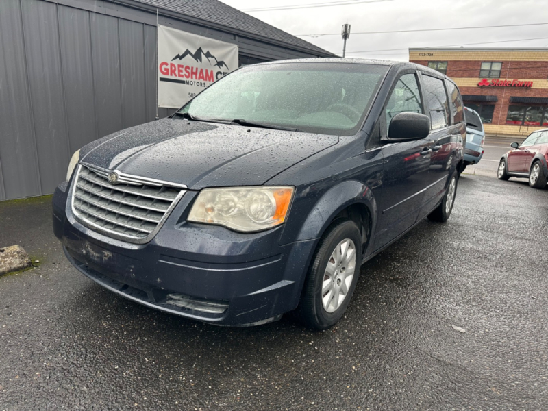 Chrysler Town & Country 2009 price $3,995