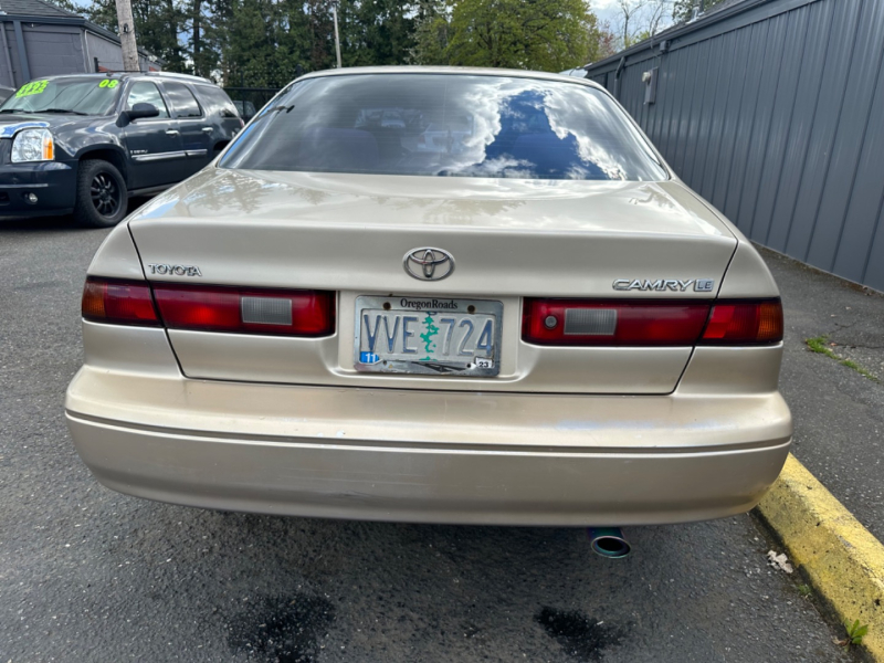 Toyota Camry 1998 price $3,995