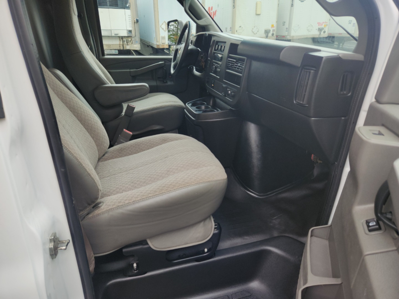 Chevrolet Express Commercial Cutaway 2017 price $27,950