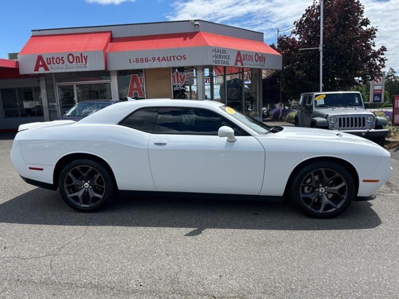 Dodge Challenger 2018 price $19,999