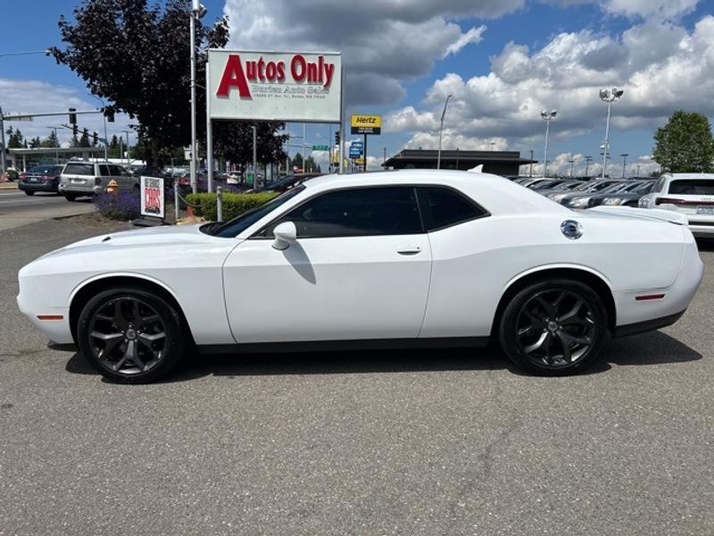 Dodge Challenger 2018 price $19,999