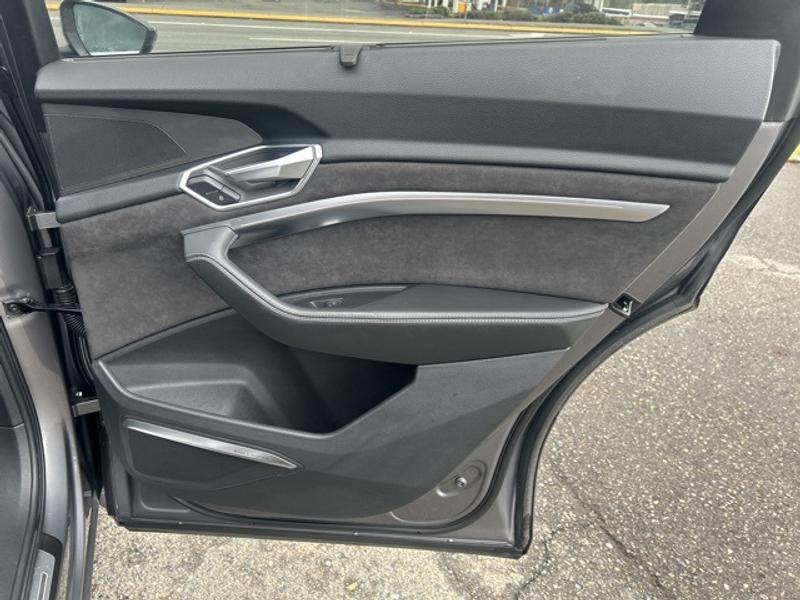 Audi e-tron 2019 price $34,999