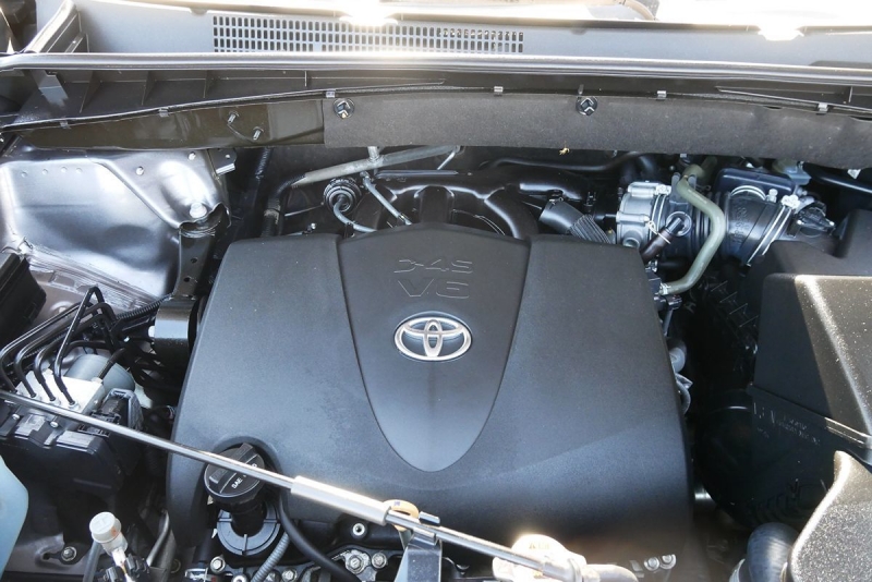 Toyota Highlander 2019 price $30,495