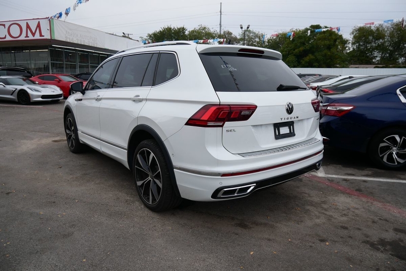 Volkswagen Tiguan 2022 price $33,400