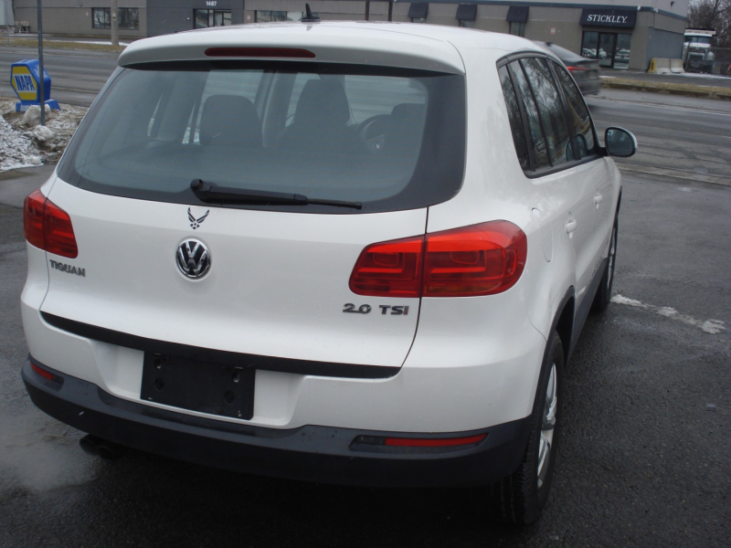 Volkswagen Tiguan 2012 price $10,990