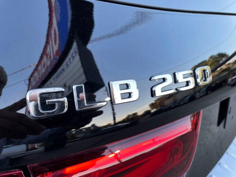 Mercedes-Benz GLB 2021 price $3,800