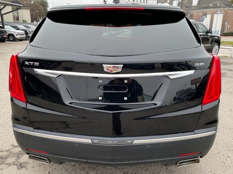 Cadillac XT5 2017 price $3,000