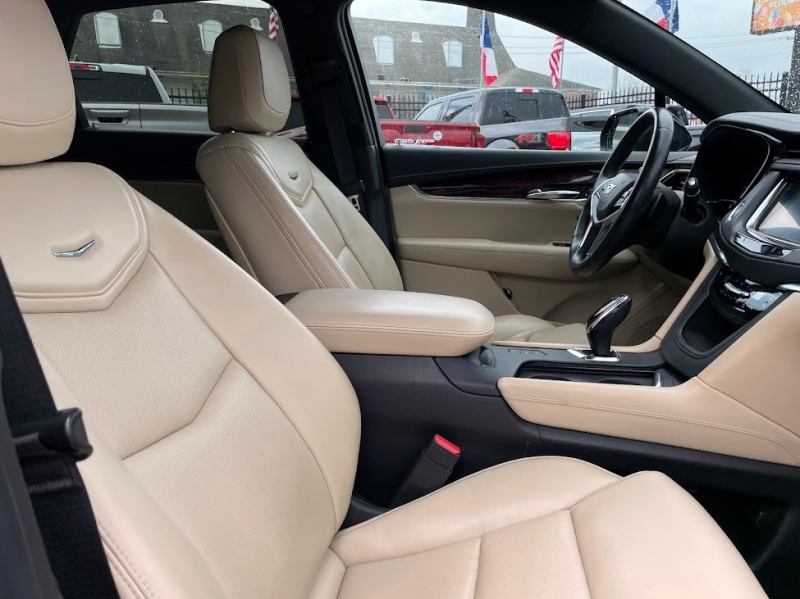 Cadillac XT5 2017 price $3,000 Down