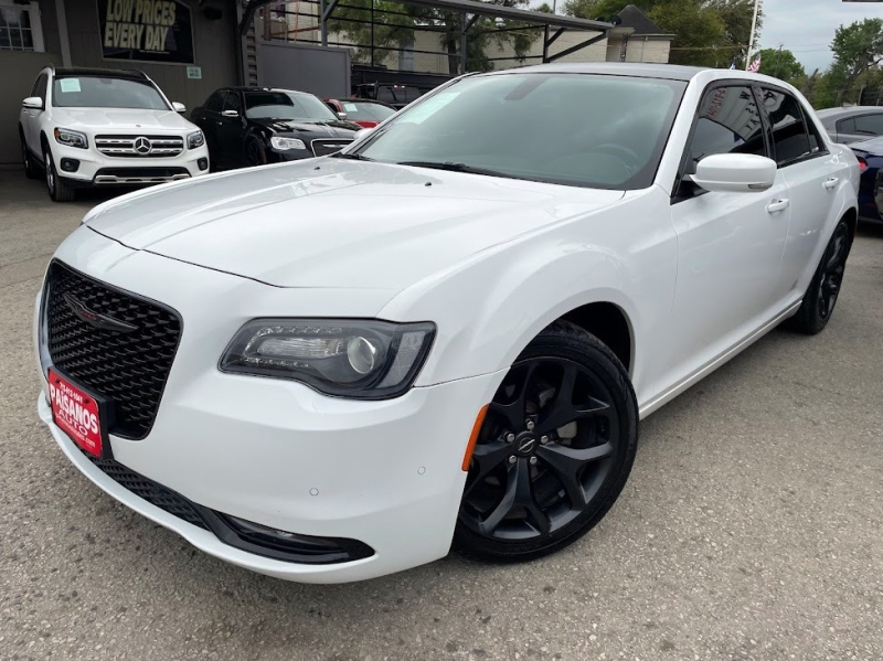 Chrysler 300 2020 price $2,500