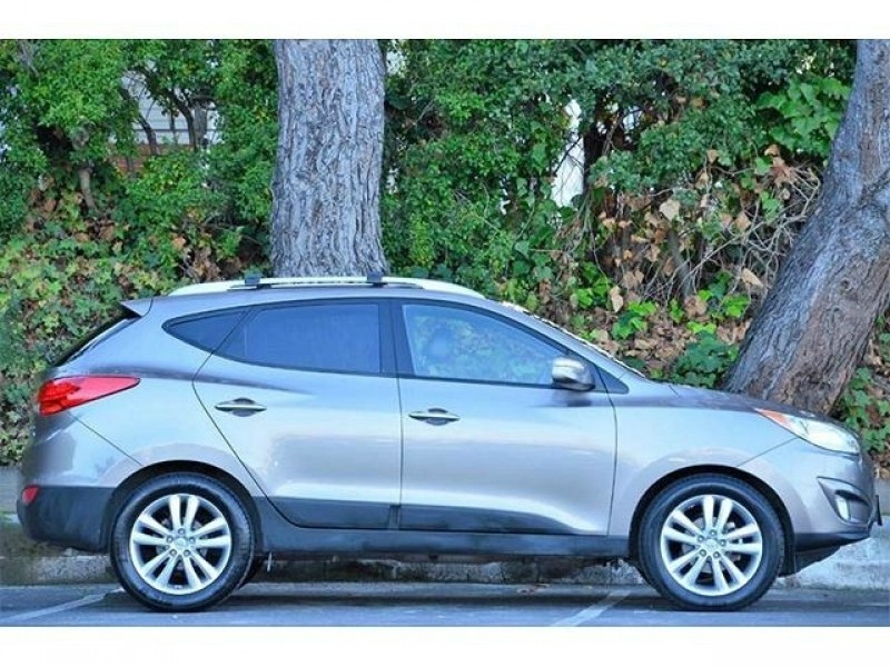 Hyundai Tucson 2011 price $8,999