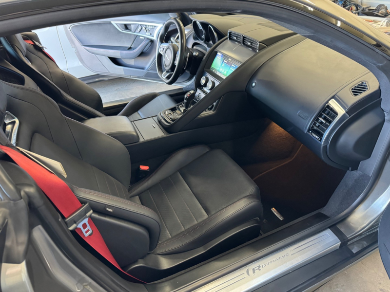 Jaguar F-TYPE 2019 price $42,800