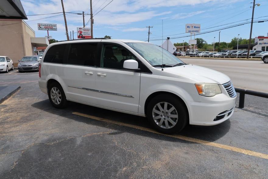 CHRYSLER TOWN & COUNTRY 2013 price $5,950