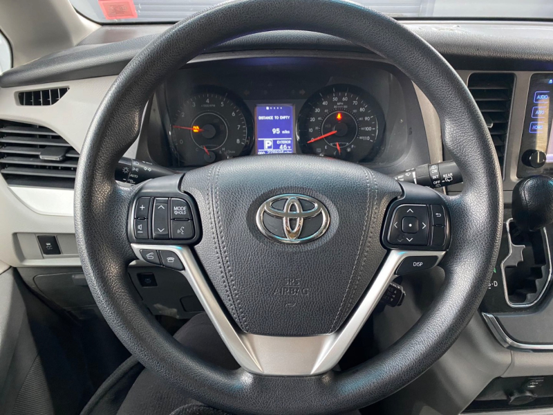 Toyota Sienna 2017 price $13,500