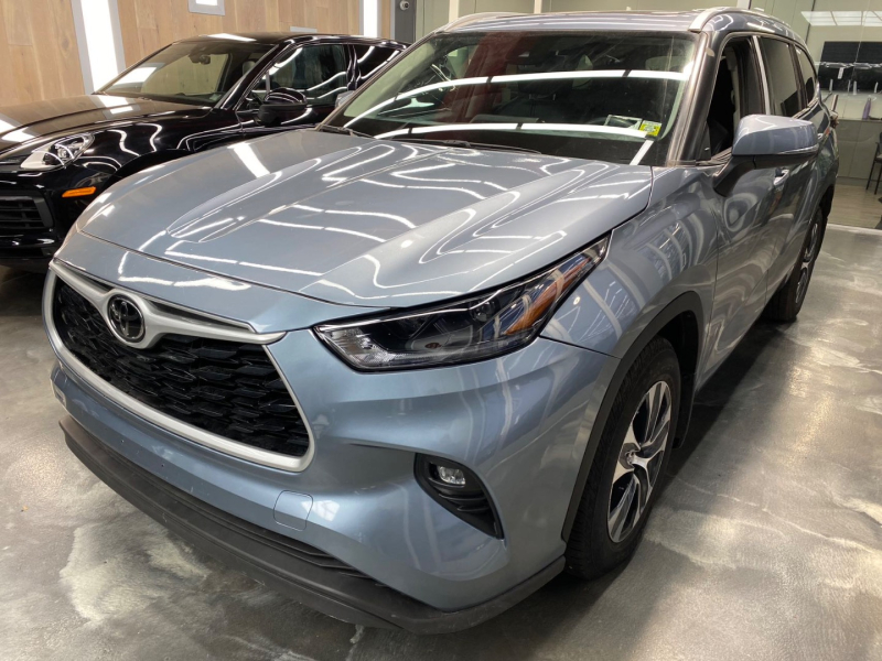 Toyota Highlander 2022 price $30,500