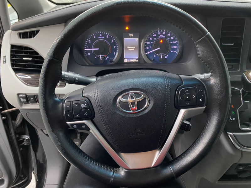 Toyota Sienna 2016 price $17,200