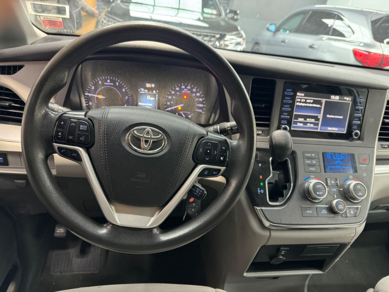 Toyota Sienna 2019 price $26,000