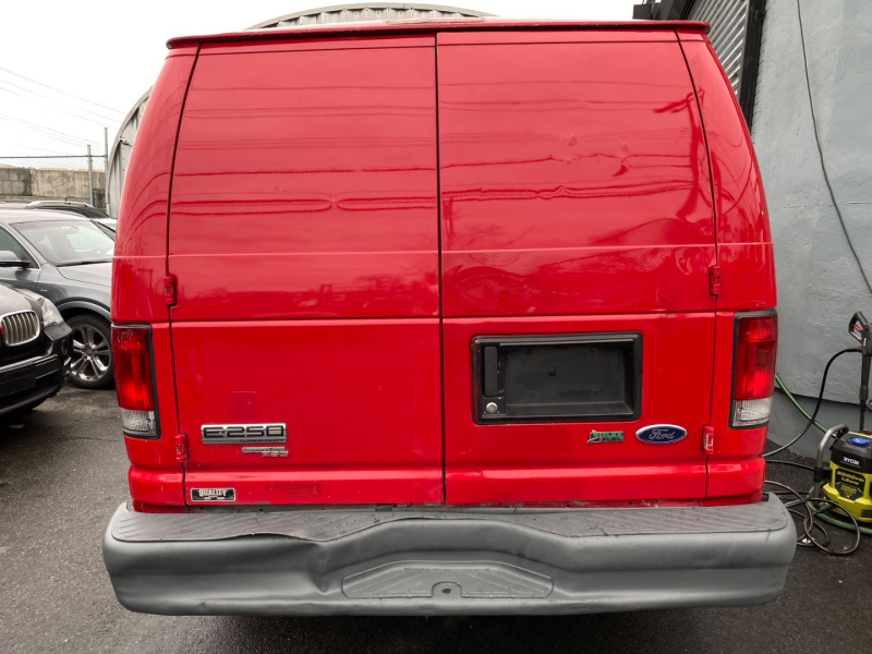 Ford Econoline Cargo Van 2013 price $16,800