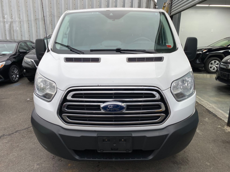 Ford Transit Wagon 2015 price $18,900